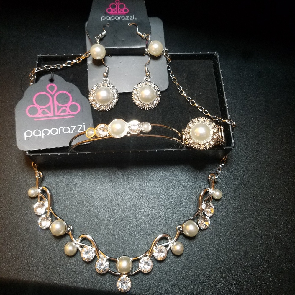Paparazzi Jewlery Set NEW